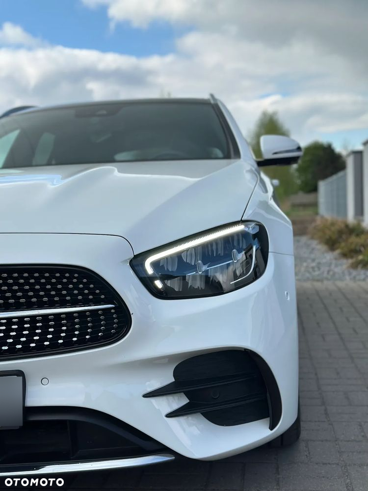 Mercedes-Benz Klasa E 300 d 4Matic T 9G-TRONIC AMG Line - 17