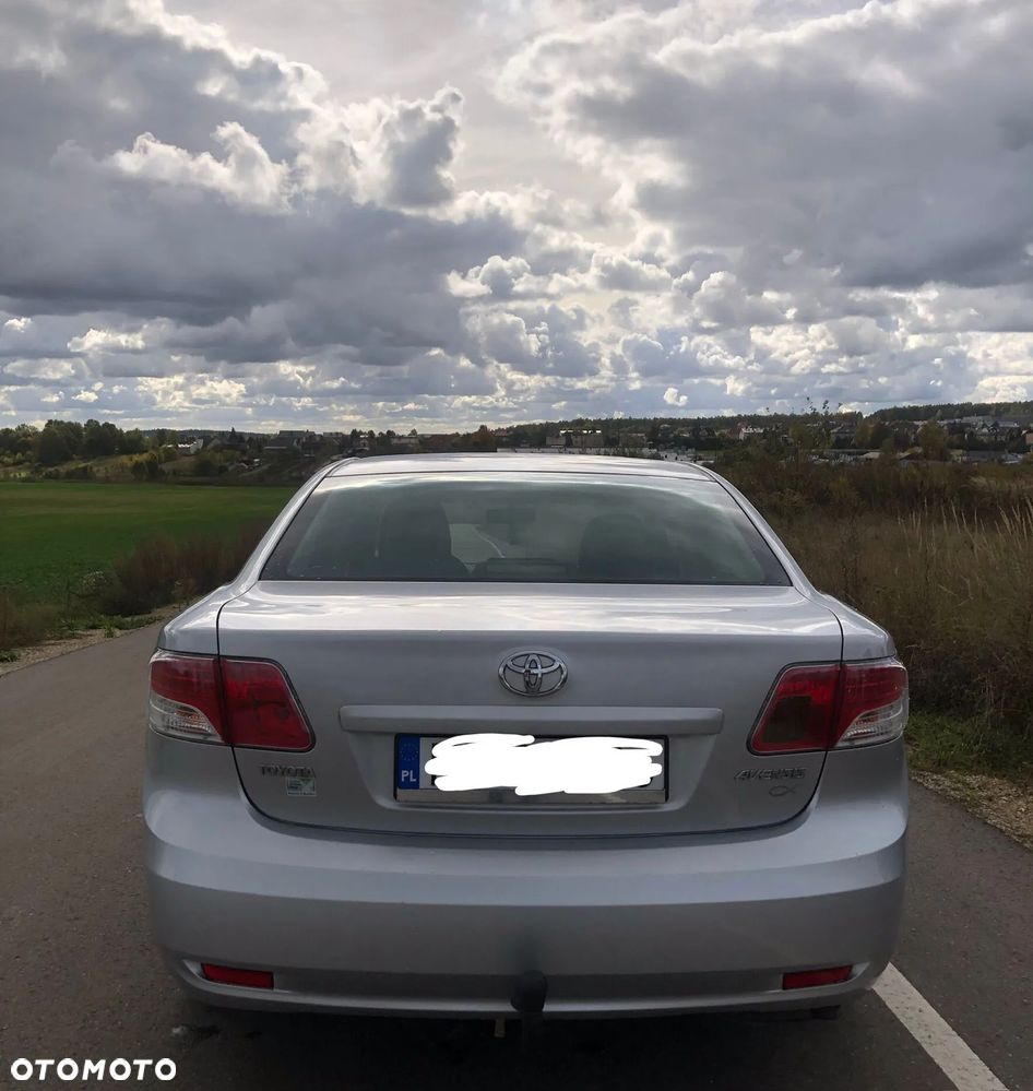 Toyota Avensis - 5