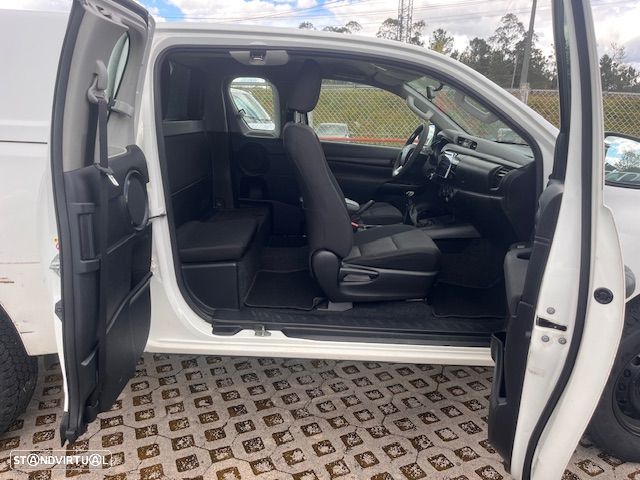 Toyota HILUX CLUB 4x4 150cv LUG. - 7