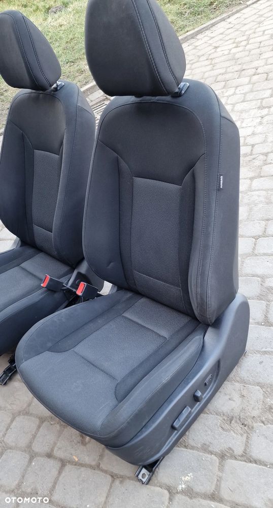 FOTEL PRZÓD PRAWY LEWY ELEKTRYCZNIE GRZANE HYUNDAI i40 - 5