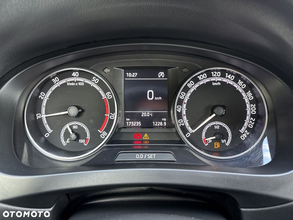Skoda RAPID Spb 1.0 TSI Ambition - 14