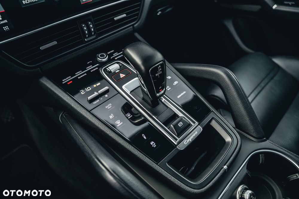 Porsche Cayenne Coupe E-Hybrid - 23