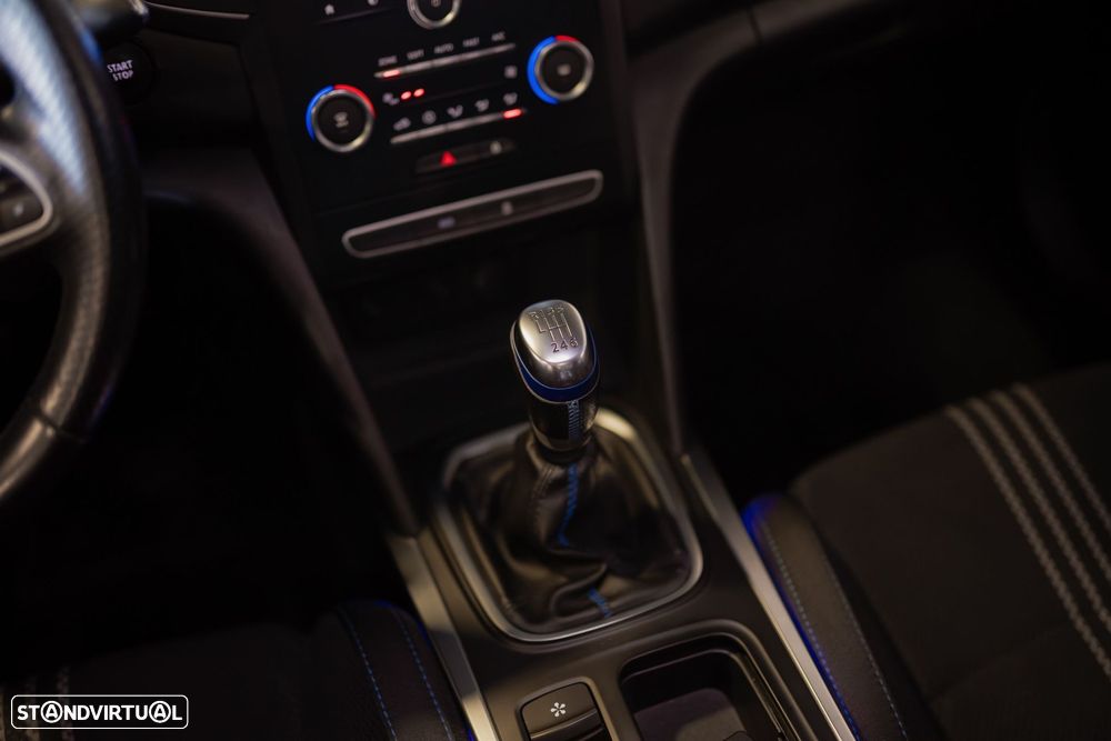 Renault Mégane Sport Tourer - 21