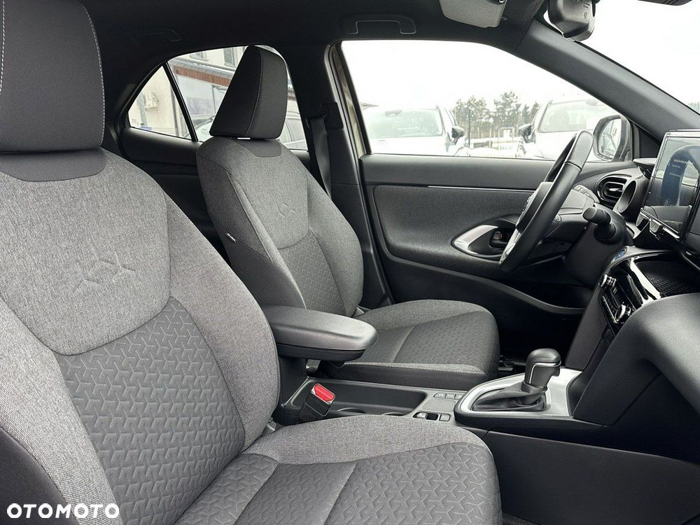 Toyota Yaris Cross - 12