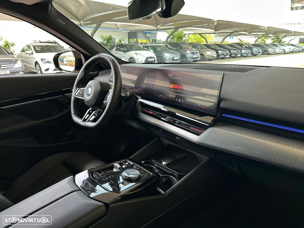 BMW 530 e Pack Desportivo M - 13