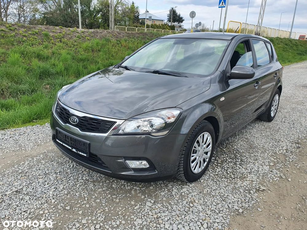 Kia Ceed 1.6 CVVT Vision - 1