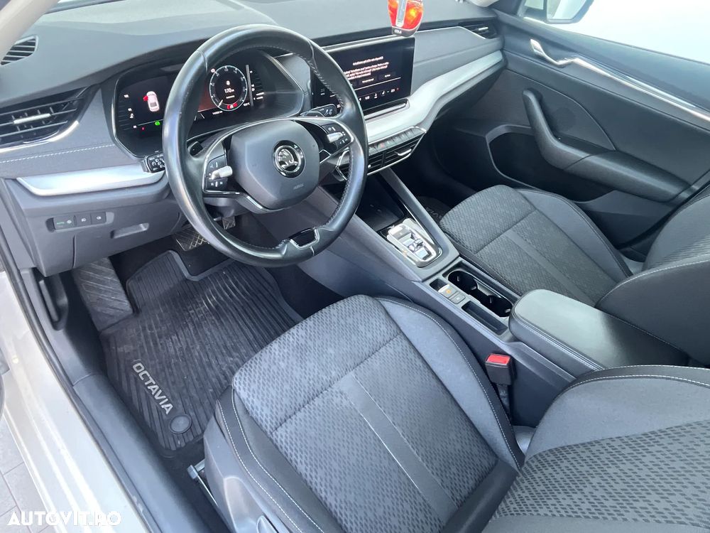 Skoda Octavia 2.0 TDI DSG Style - 12