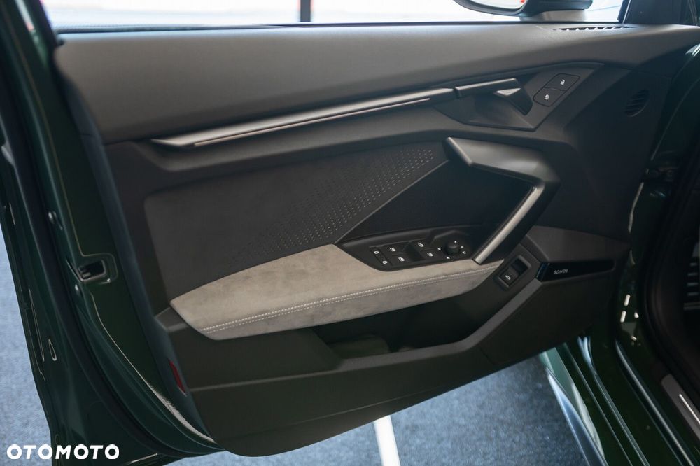 Audi RS3 Limousine - 12