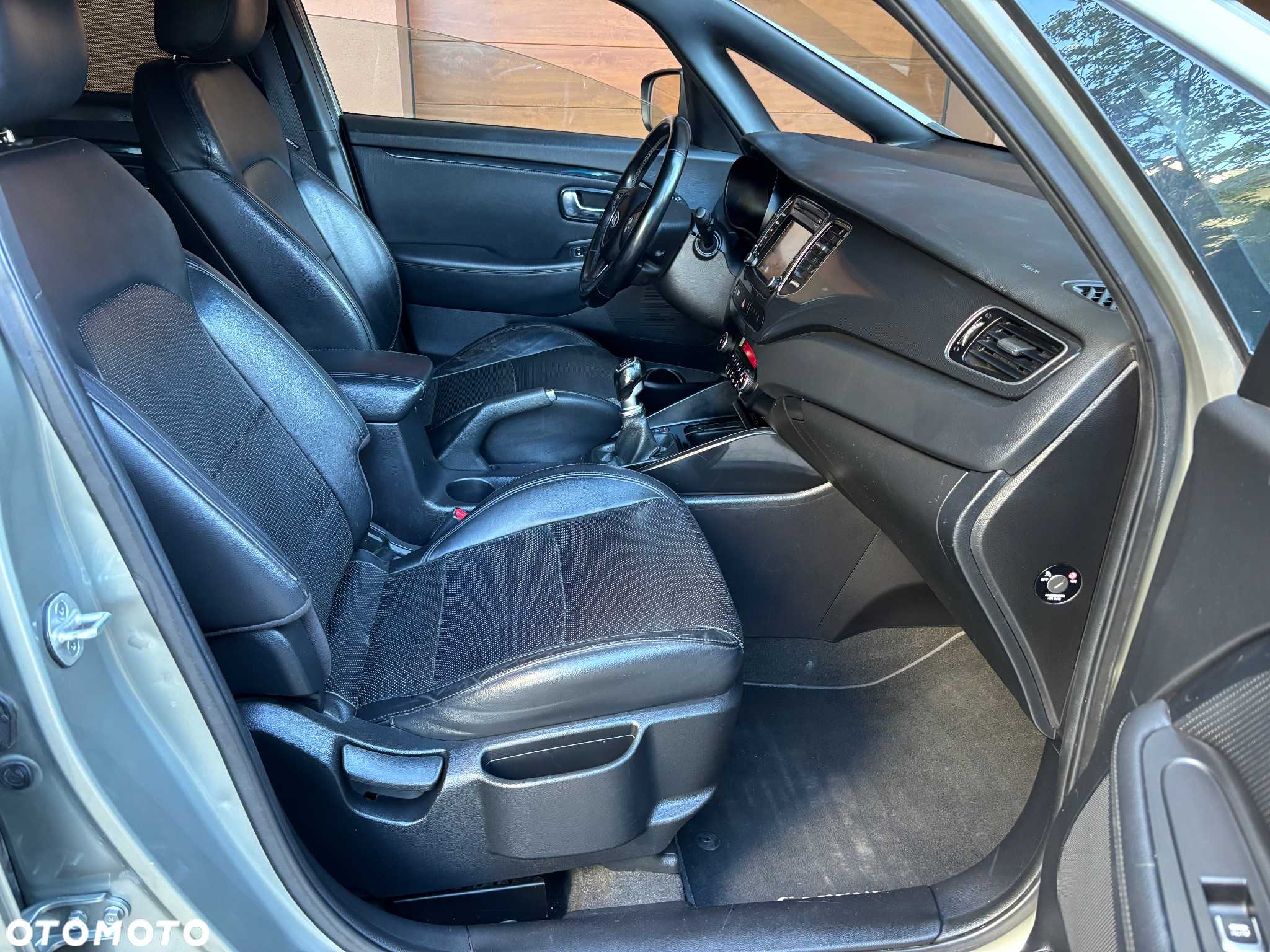 Kia Carens 1.7 CRDi 136 Dream Team Edition - 6