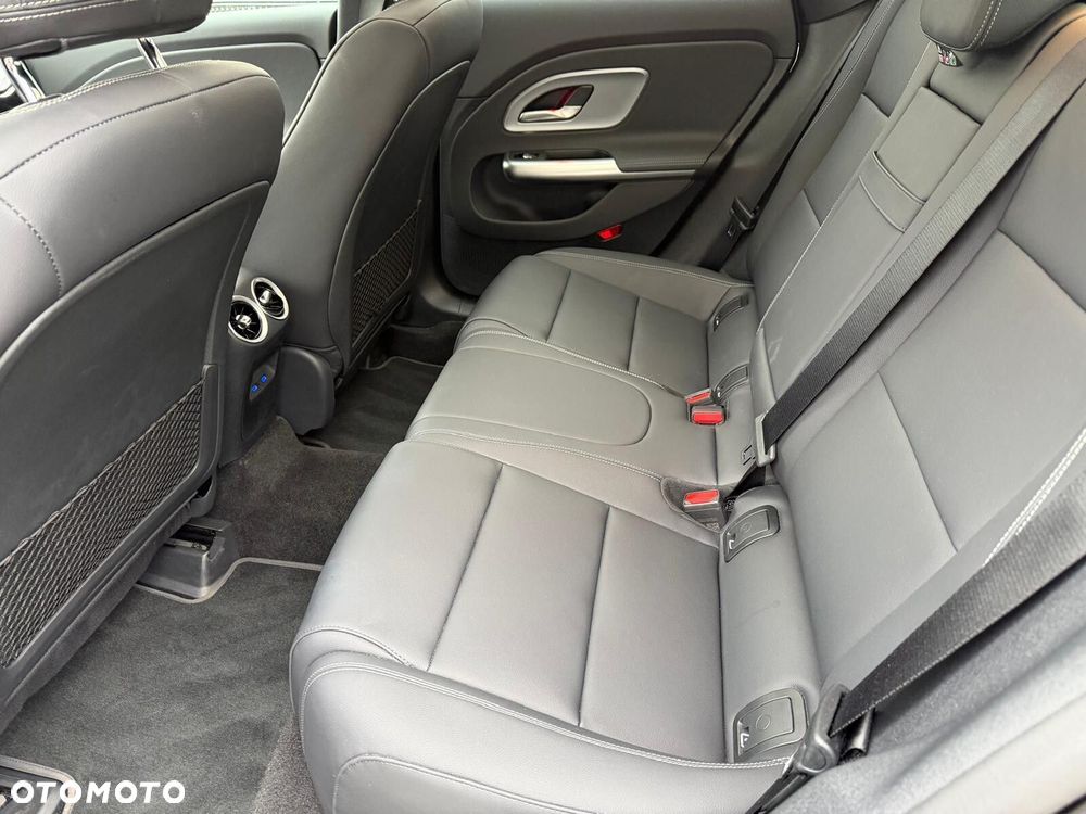 Mercedes-Benz CLA 200 mHEV 8G-DCT - 12