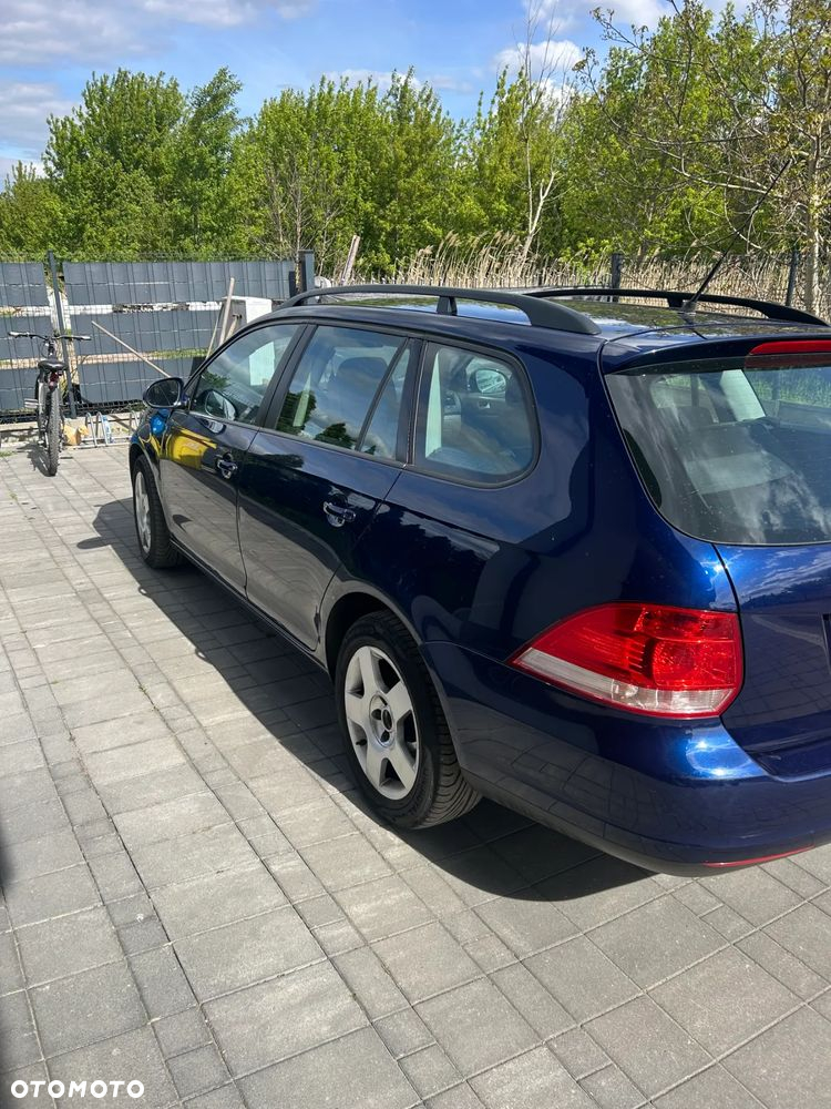 Volkswagen Golf - 6