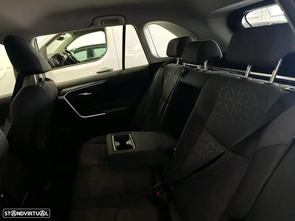 Toyota RAV4 2.5 HDF Comfort - 13