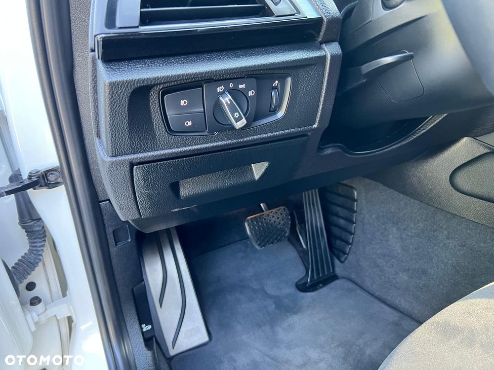 BMW Seria 1 - 15