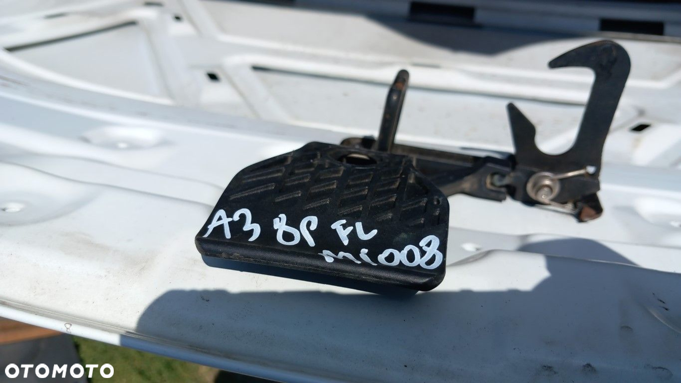 AUDI A3 8P LIFT  MASKA DUZY GRILL LY9C - 2