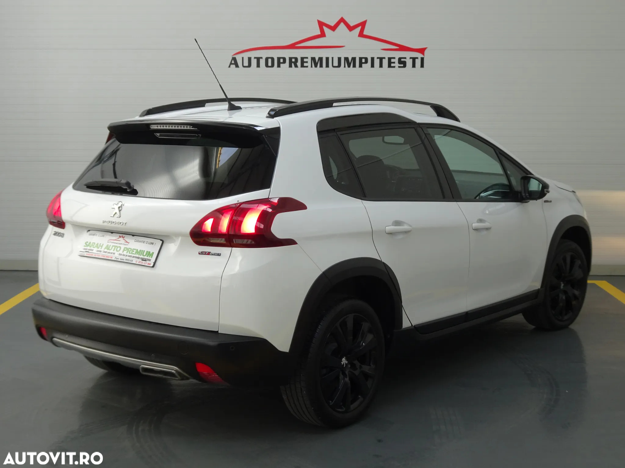 Peugeot 2008 1.2 L PureTech STT GT Line - 11