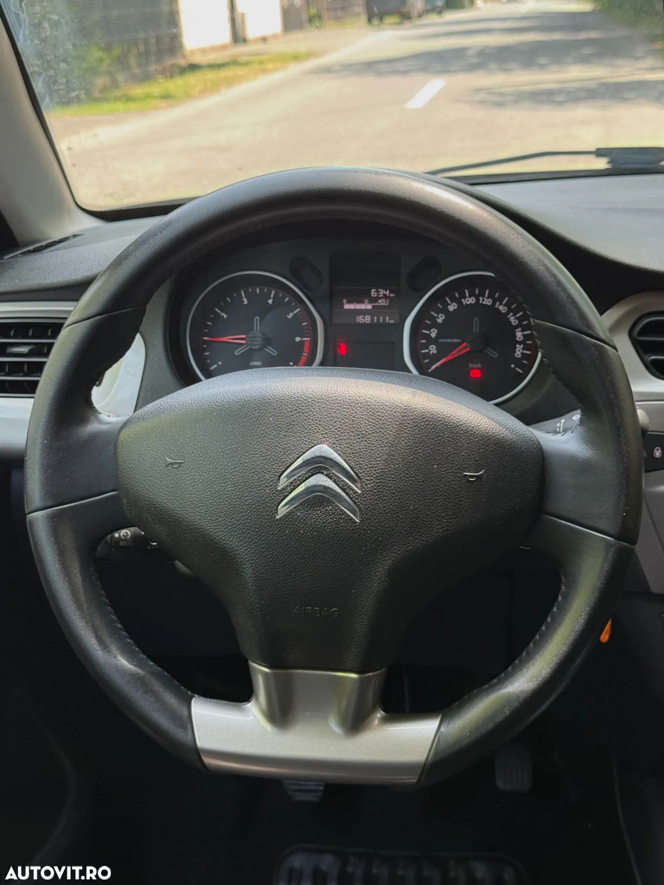 Citroën C-Elysée 1.2 PureTech BVM Shine - 8