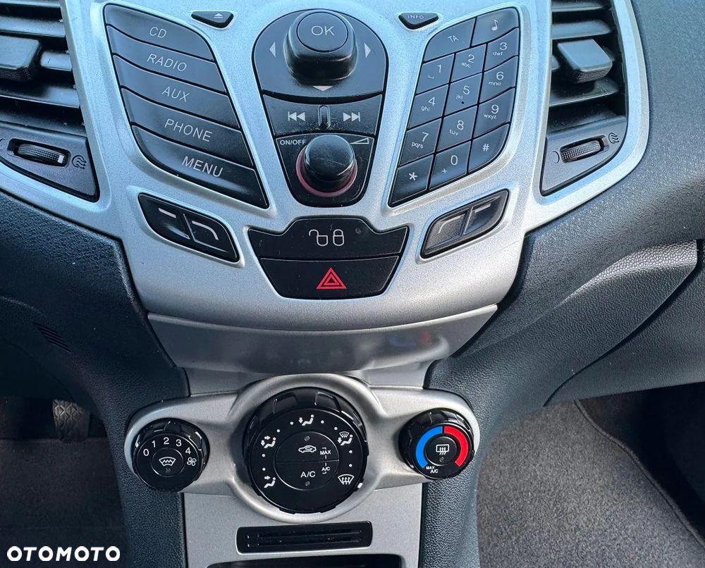 Ford Fiesta 1.4 Champions Edition - 31