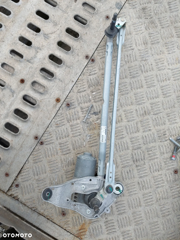 AUDI Q3 83A mechanizm wycieraczek silniczek 83B955023A
