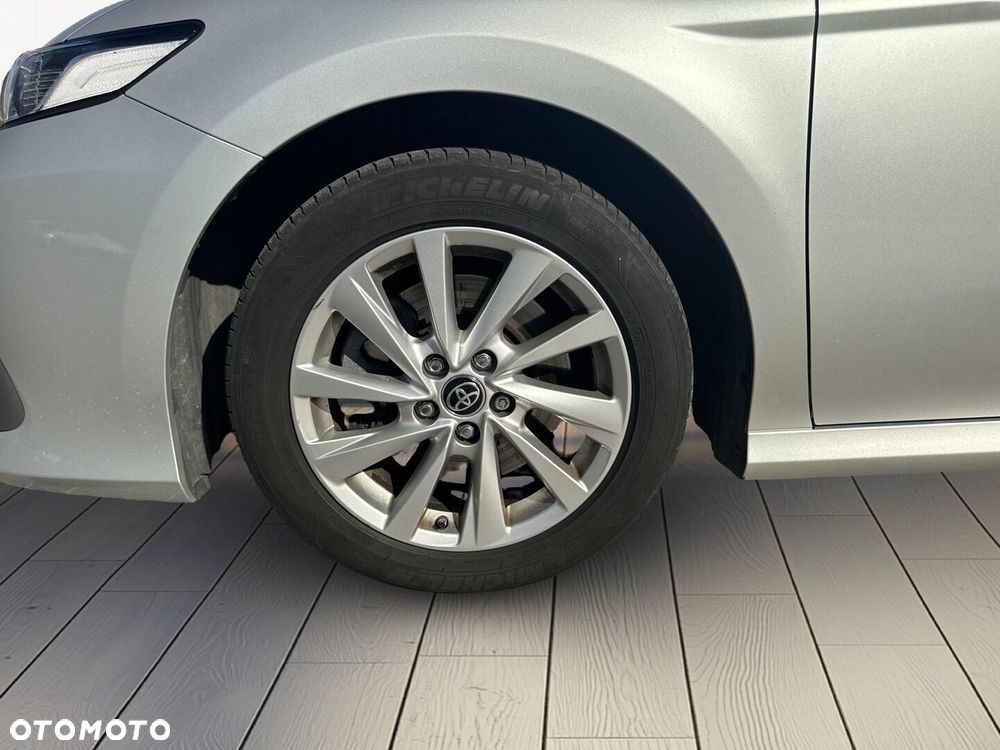 Toyota Camry 2.5 Hybrid Comfort CVT - 19