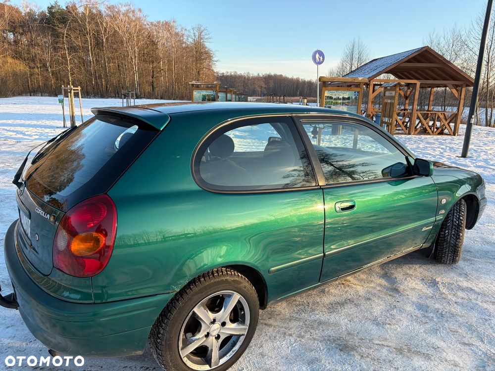 Toyota Corolla 2.0 D-4D Base - 6