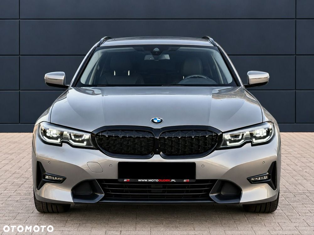 BMW Seria 3 320i Edition M Sport Shadow - 11