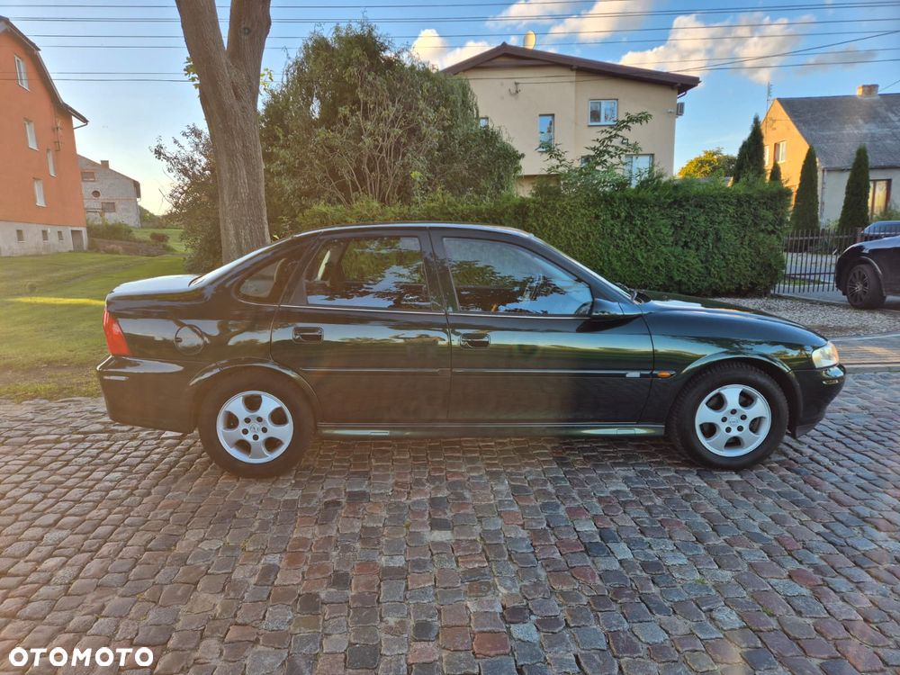 Opel Vectra 1.6 GL - 5