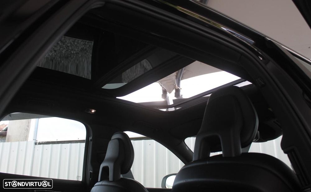 Volvo XC 60 2.0 T8 PHEV R-Design AWD - 44