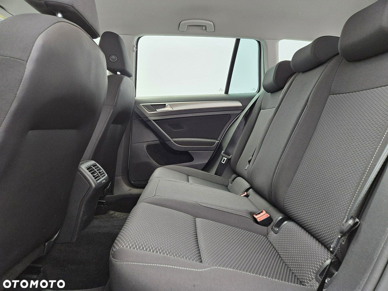 Volkswagen Golf - 21