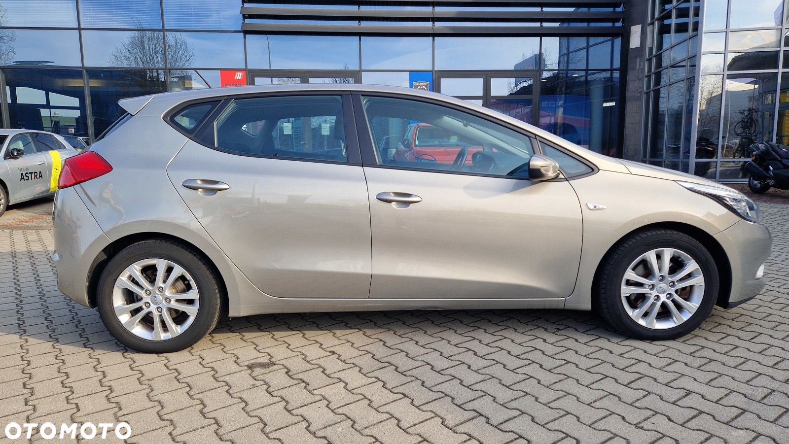 Kia Ceed - 4