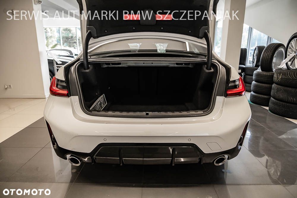 BMW Seria 3 320d xDrive mHEV M Sport sport - 25