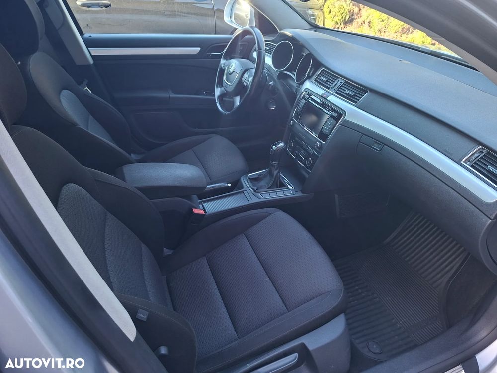 Skoda Superb 2.0 TDI 4X4 Ambition - 11