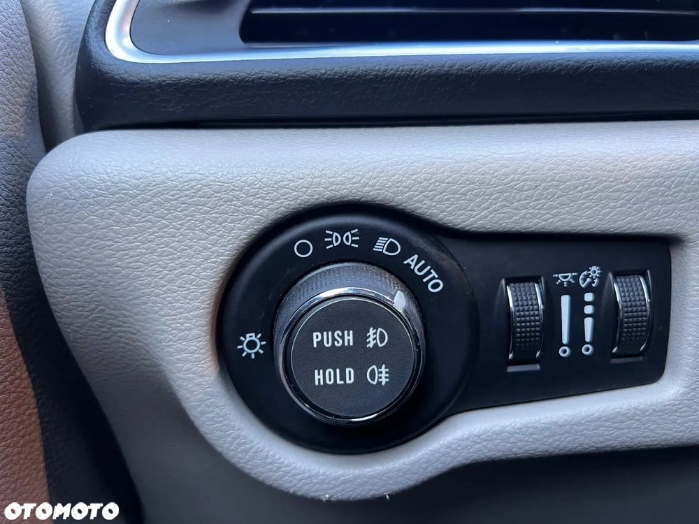 Chrysler Pacifica - 14