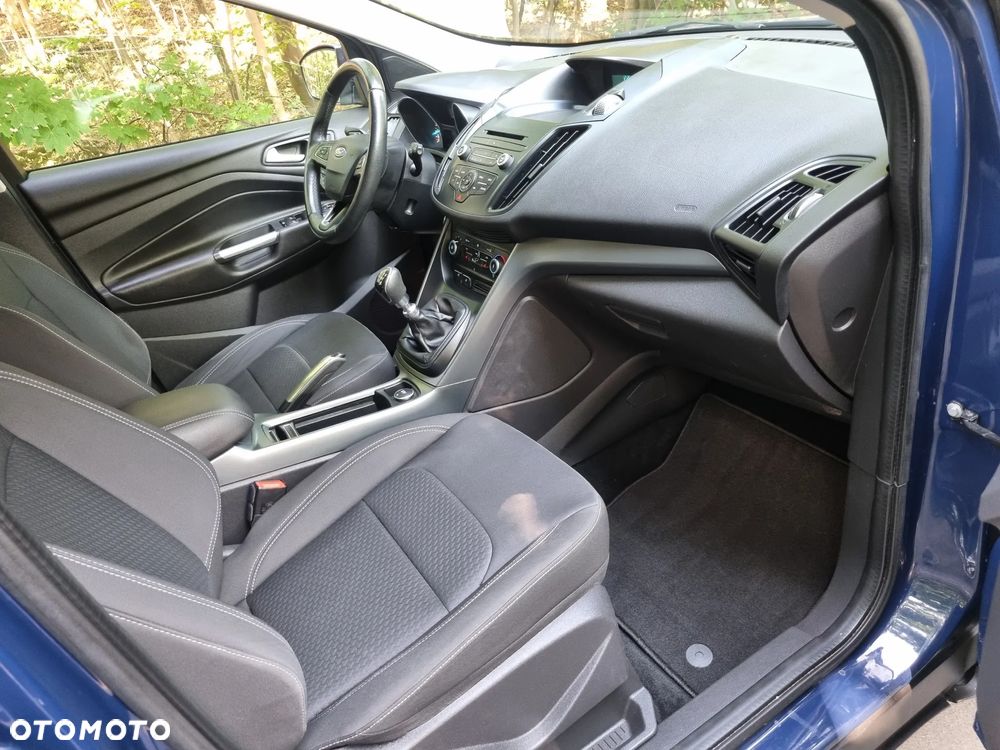 Ford Kuga 1.5 EcoBoost 2x4 Business Edition - 9