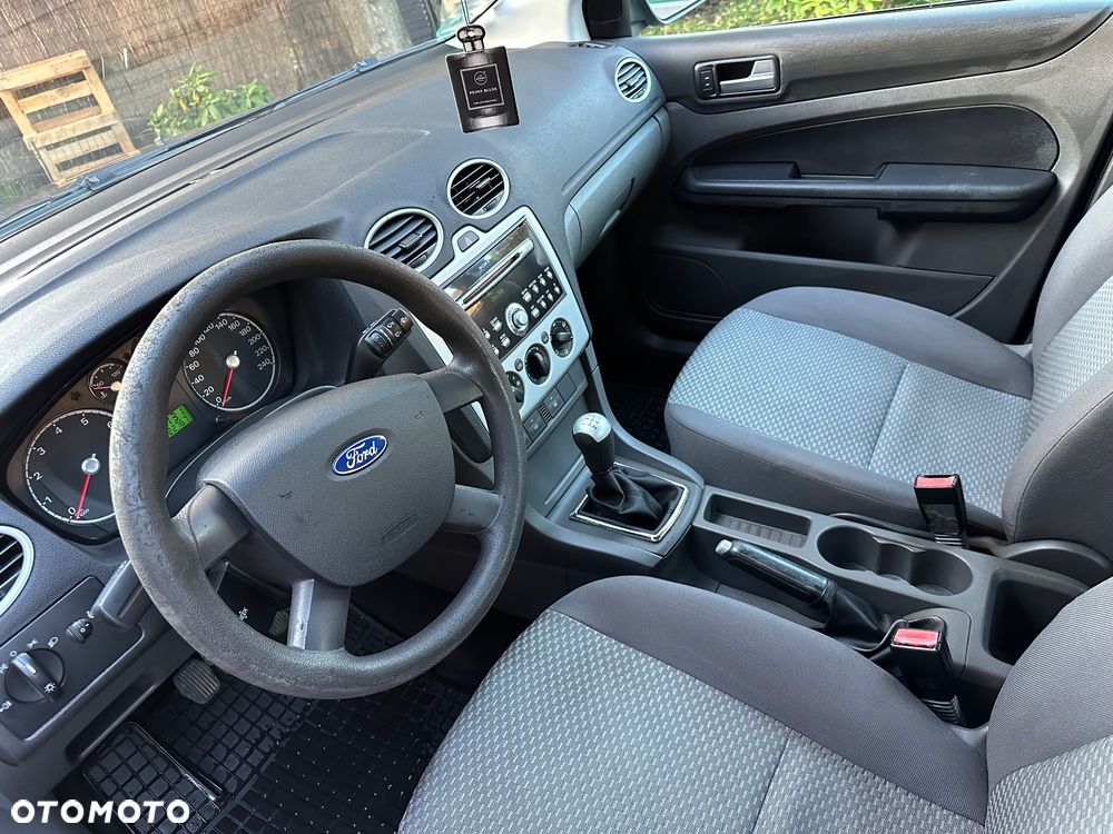 Ford Focus - 11