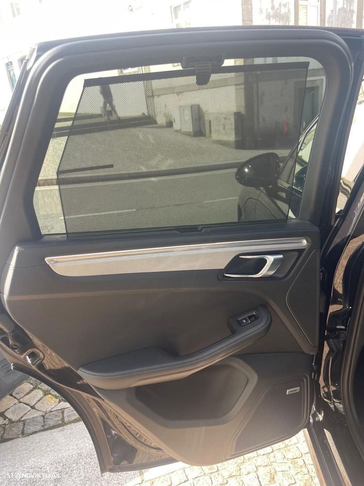 Porsche Macan Turbo - 39