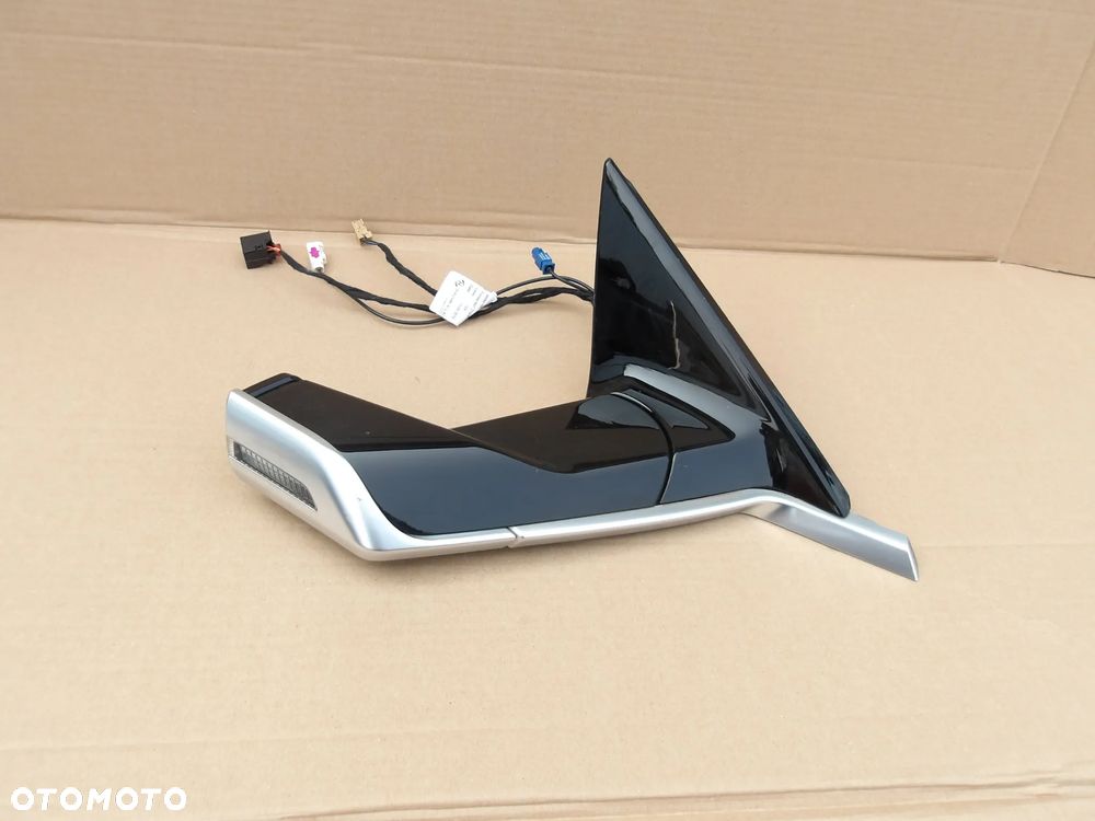 LUSTERKO AUDI E TRON 4KE857409C 4KE857410C - 9