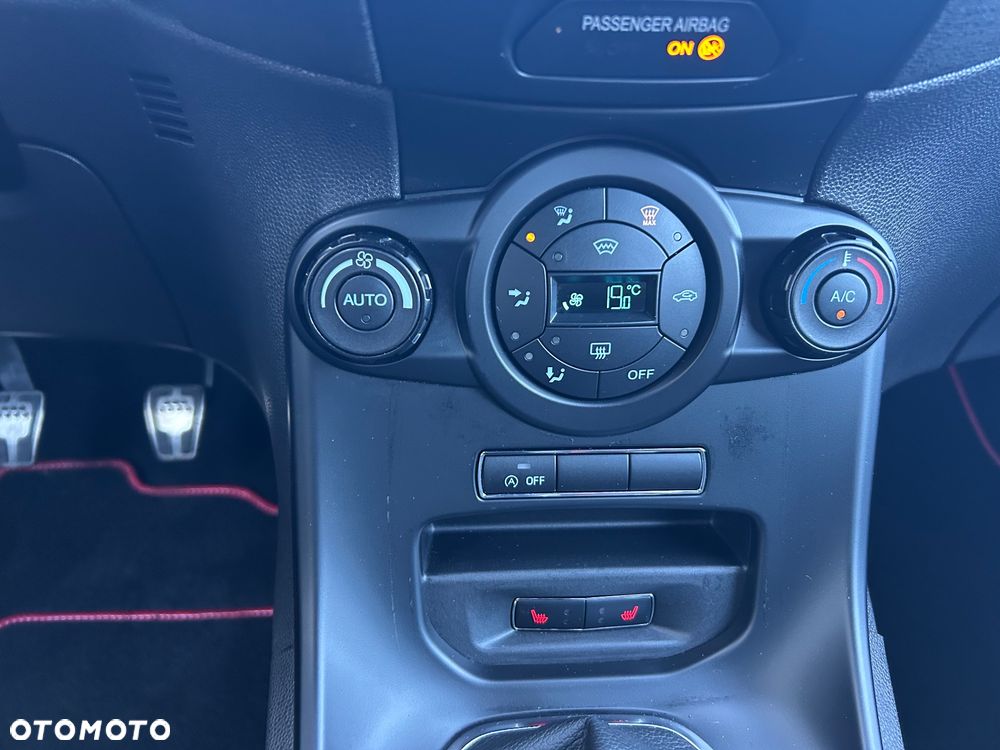 Ford Fiesta 1.0 EcoBoost STart-Stop ST-LINE - 26