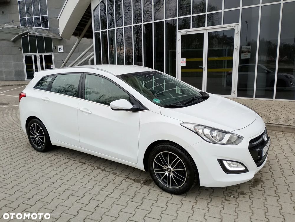 Hyundai i30 1.6 CRDI Family+ - 6