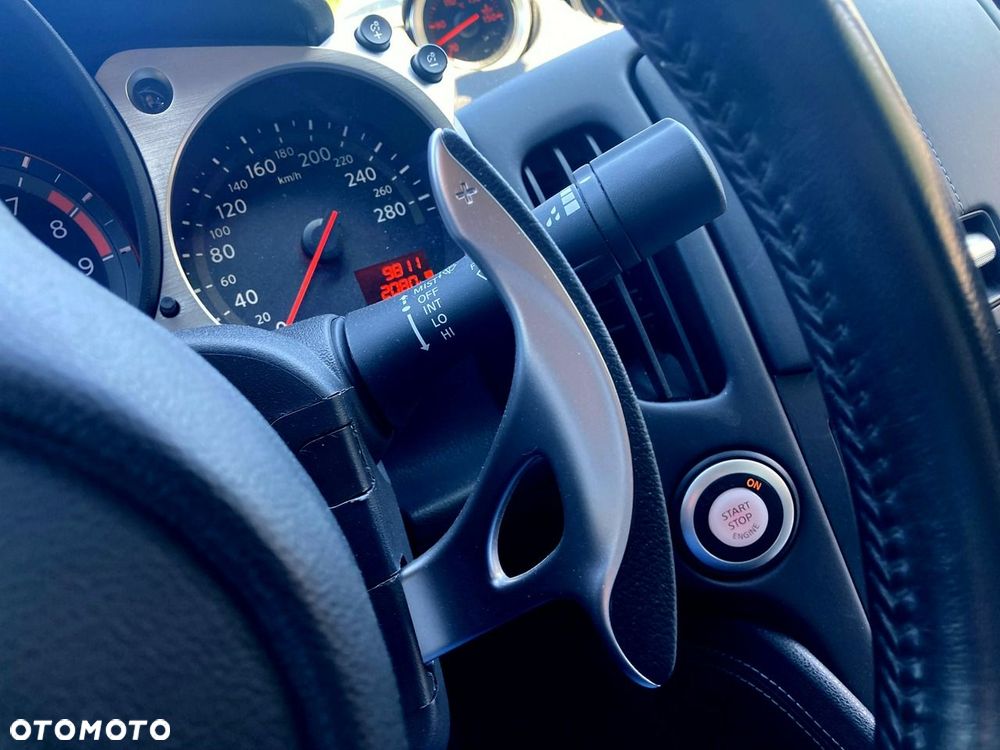 Nissan 370 Z - 26