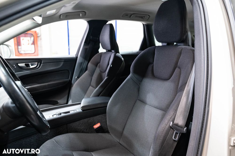 Volvo XC 60 B4 D AWD Geartronic Momentum - 5