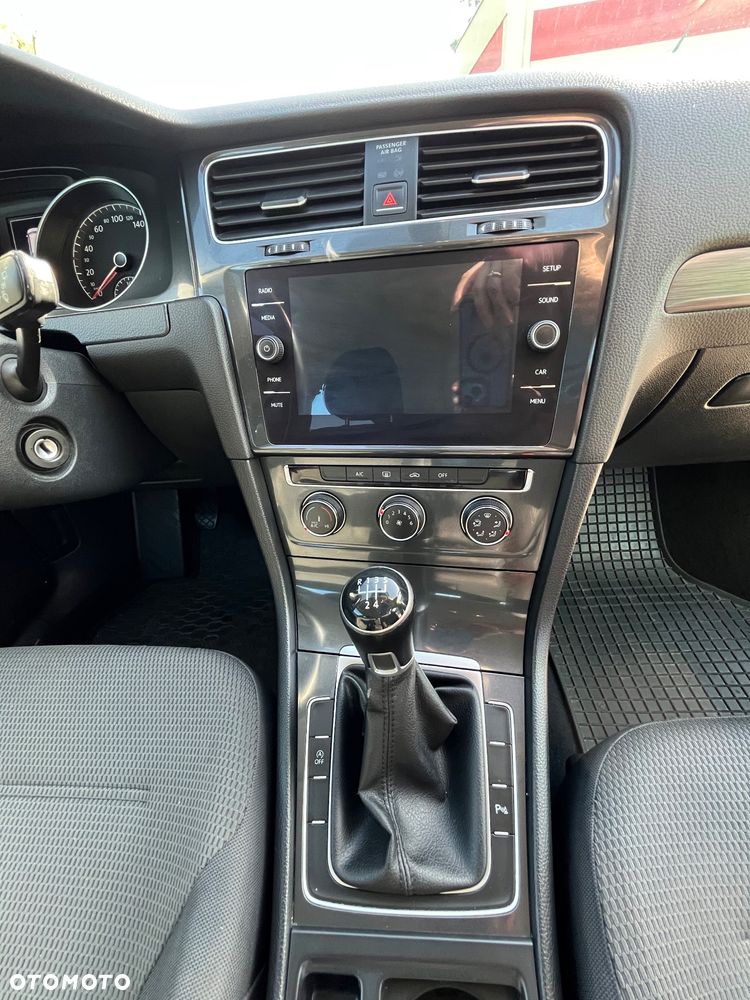 Volkswagen Golf 1.6 TDI BMT Comfortline - 26
