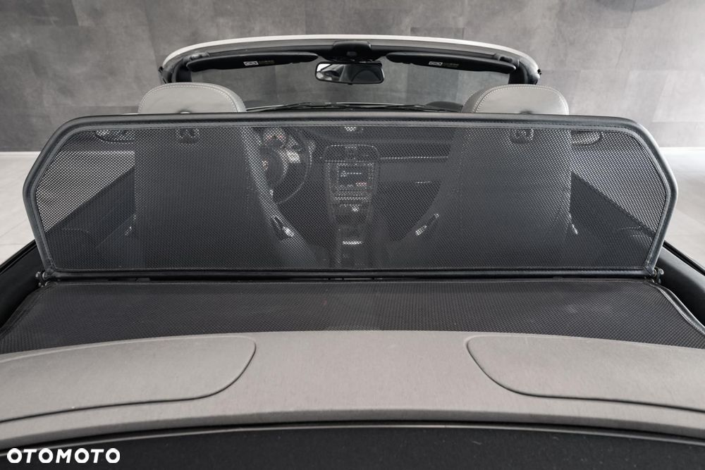 Porsche 911 Carrera 4S - 37