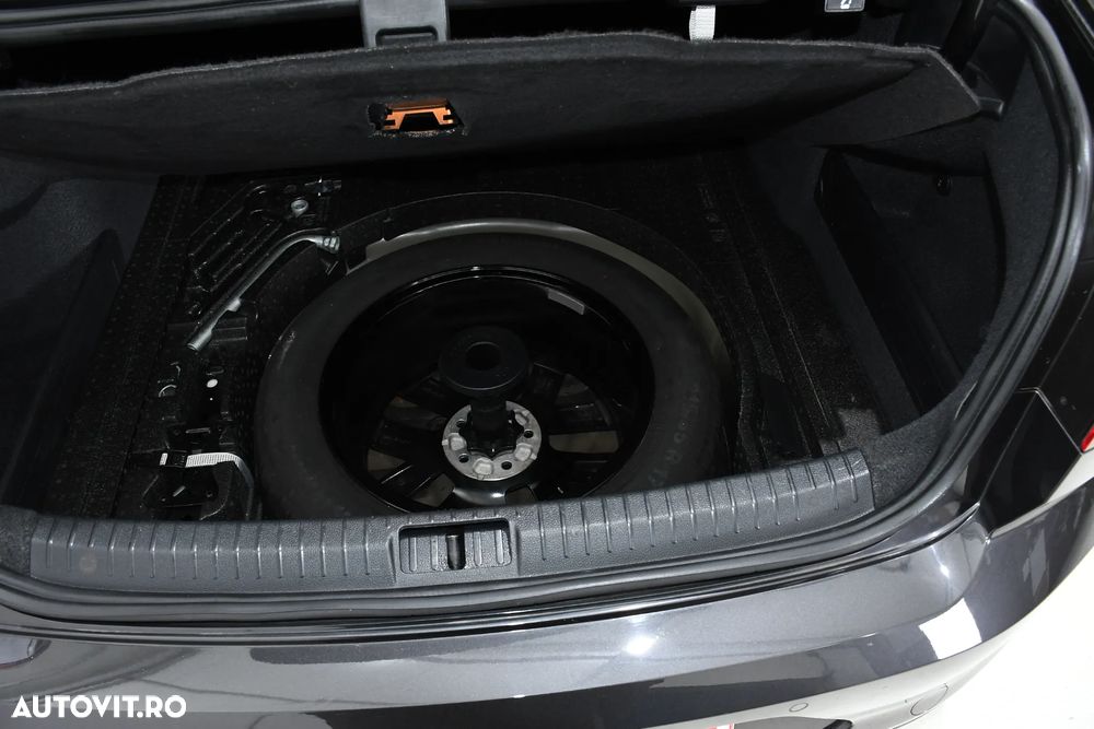 Volkswagen Passat - 20