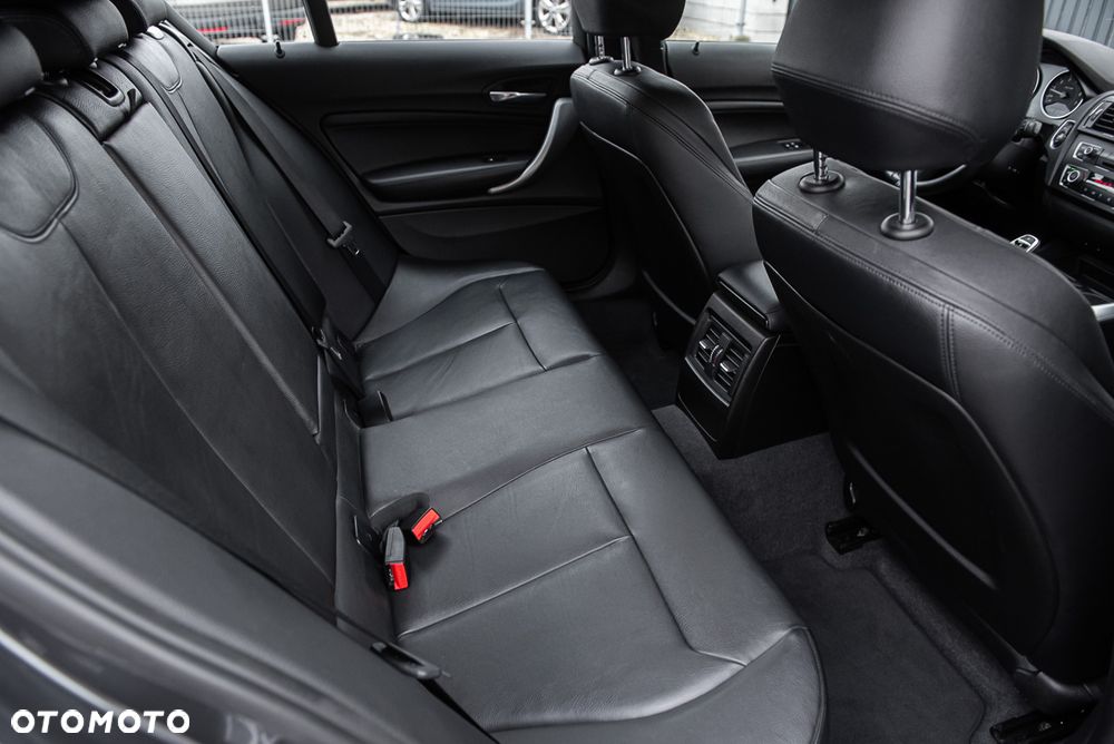 BMW Seria 1 M135i Sport-Aut - 32