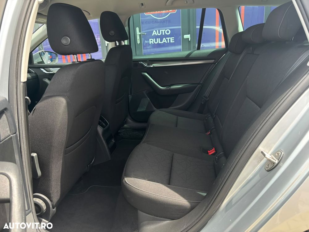 Skoda Octavia 1.6 TDI DSG Ambition - 32