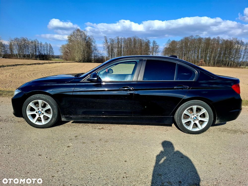 BMW Seria 3 325d Sport - 11