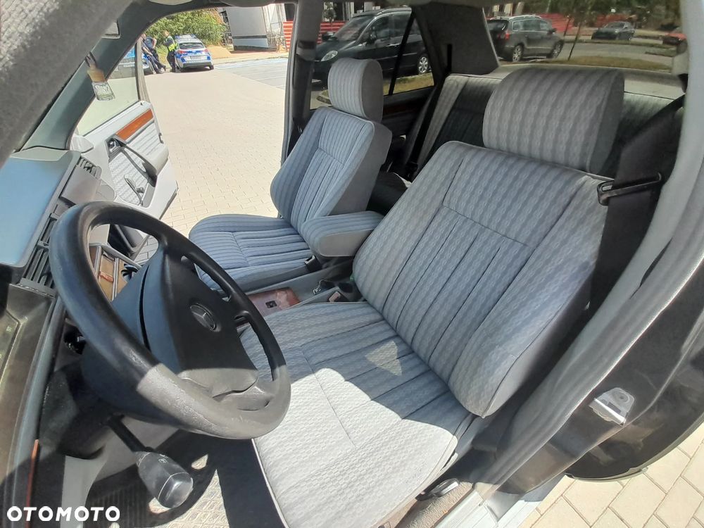 Mercedes-Benz W124 (1984-1993) - 14