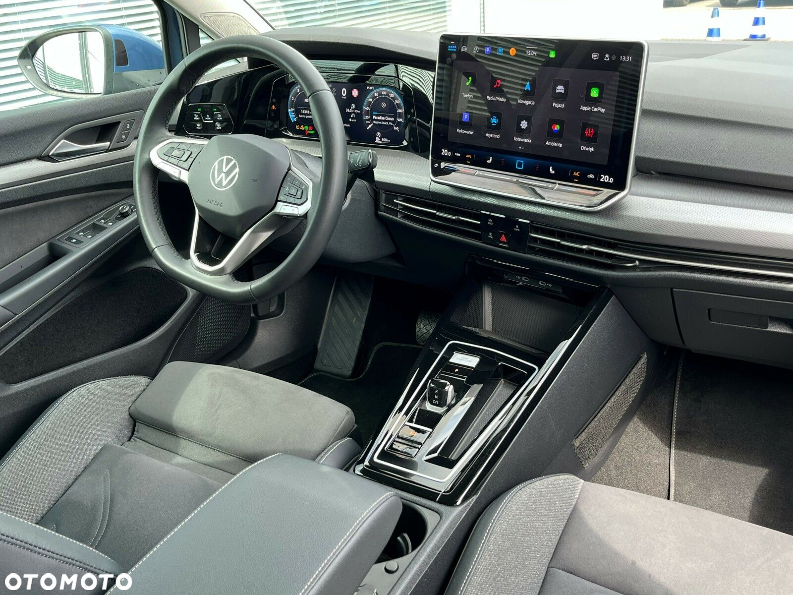 Volkswagen Golf - 8