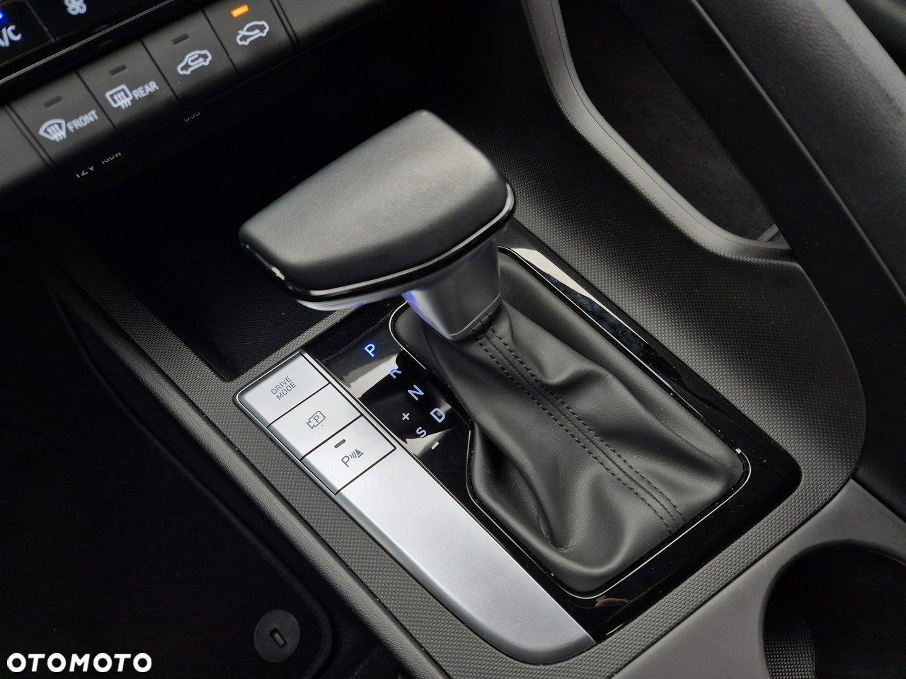 Hyundai Elantra - 28