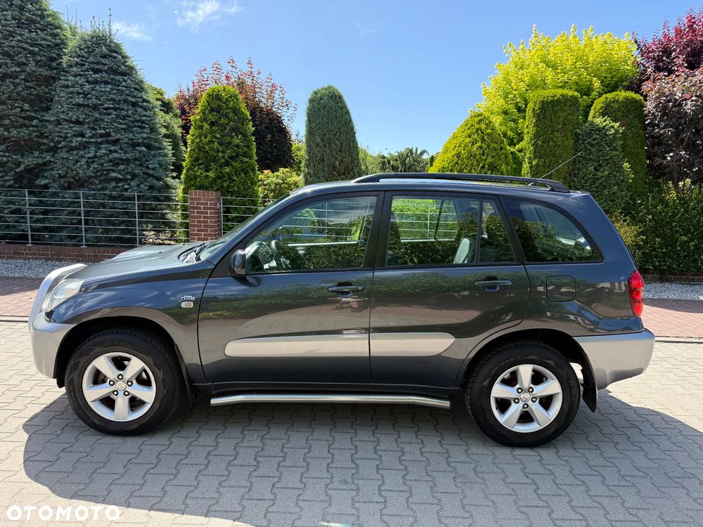 Toyota RAV4 D-4D 4x4 - 13